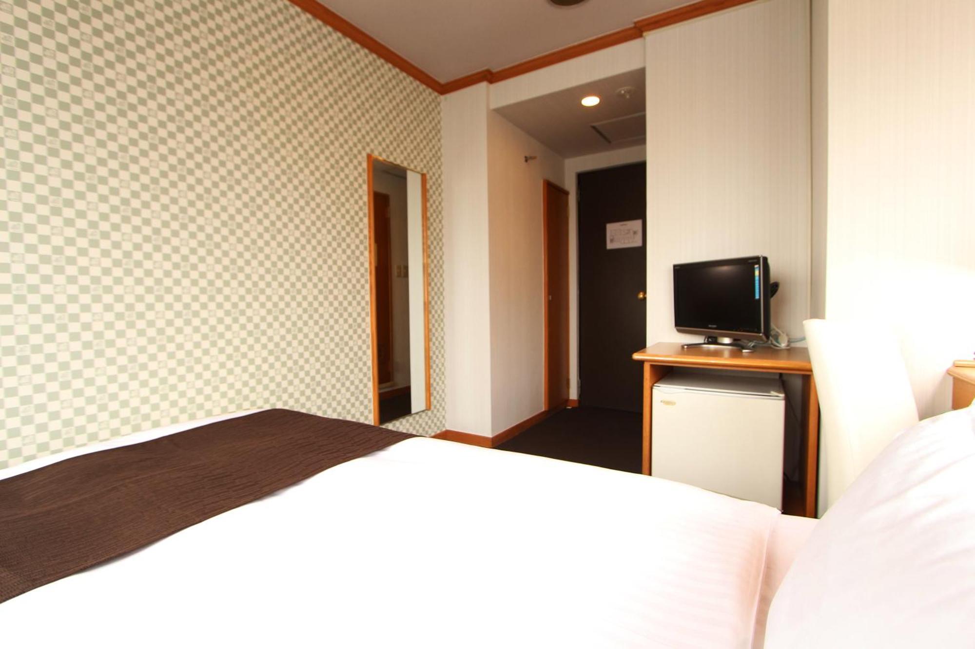 Hotel Livemax Budget Naha Tomarikou Exterior photo