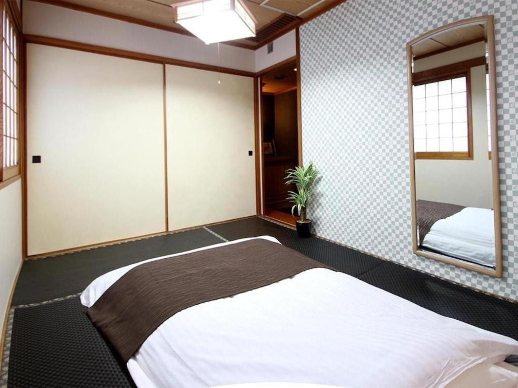 Hotel Livemax Budget Naha Tomarikou Exterior photo