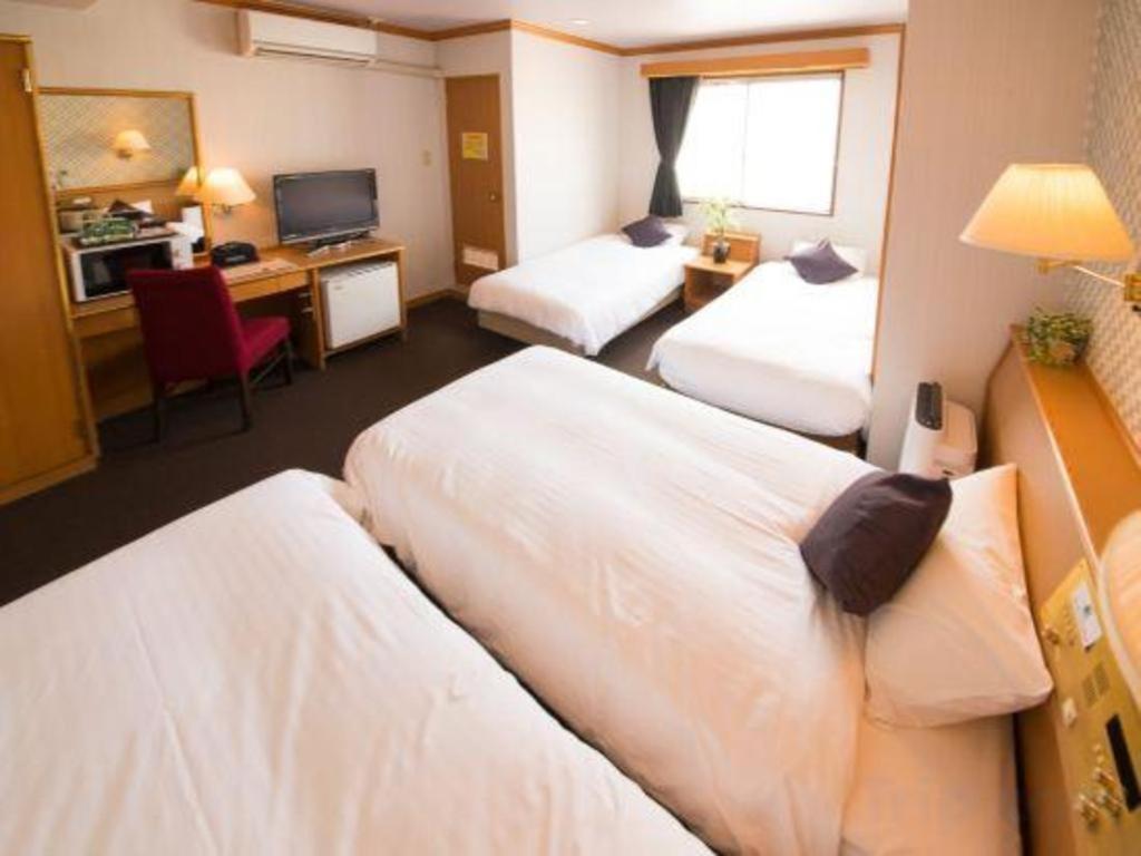 Hotel Livemax Budget Naha Tomarikou Exterior photo