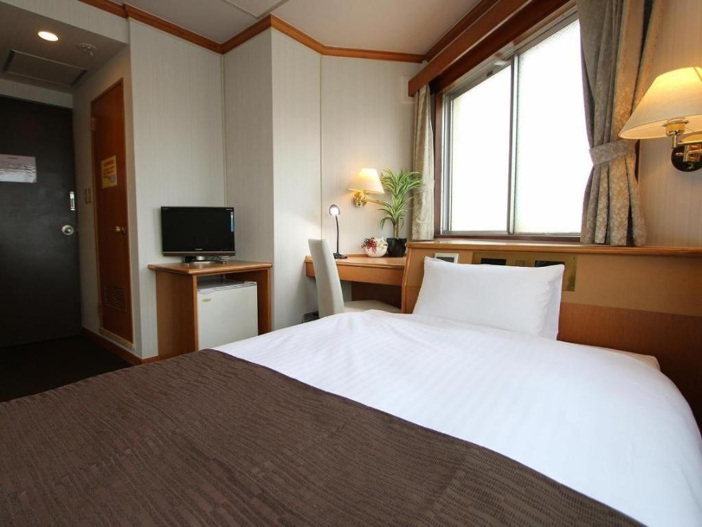 Hotel Livemax Budget Naha Tomarikou Exterior photo