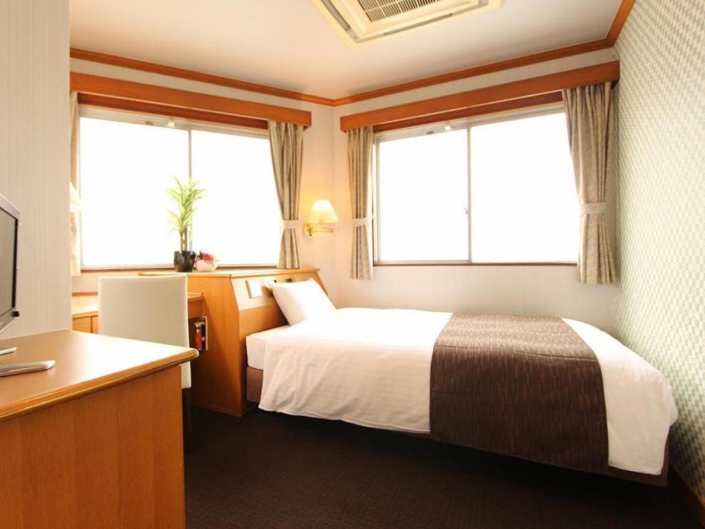 Hotel Livemax Budget Naha Tomarikou Exterior photo