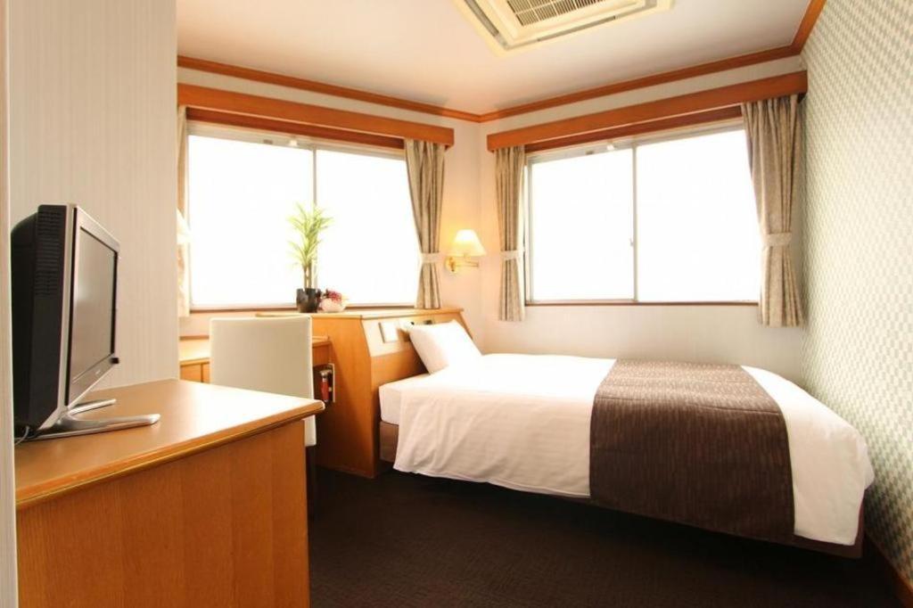 Hotel Livemax Budget Naha Tomarikou Exterior photo