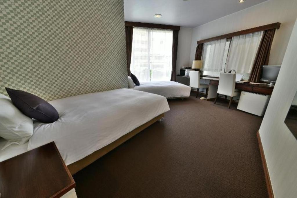 Hotel Livemax Budget Naha Tomarikou Exterior photo
