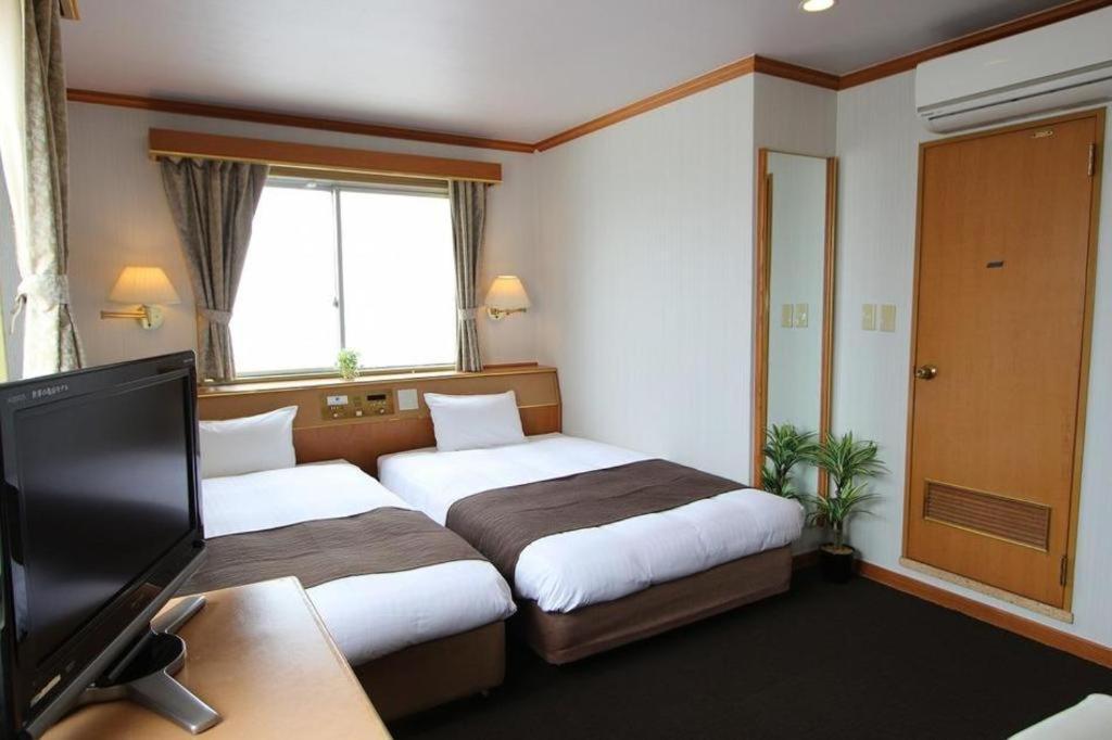 Hotel Livemax Budget Naha Tomarikou Exterior photo