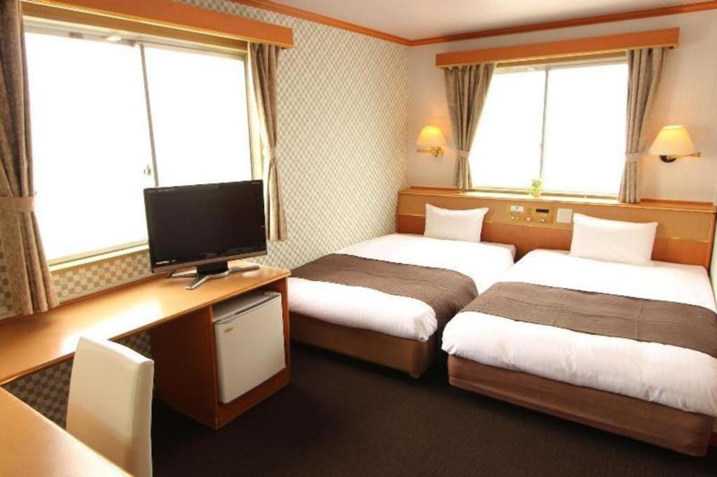 Hotel Livemax Budget Naha Tomarikou Exterior photo
