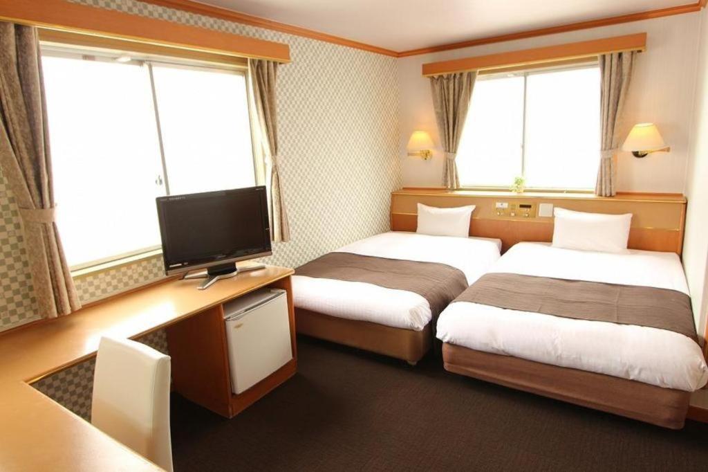 Hotel Livemax Budget Naha Tomarikou Exterior photo