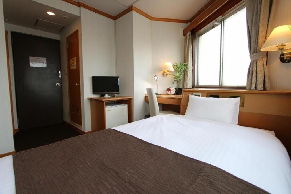 Hotel Livemax Budget Naha Tomarikou Exterior photo