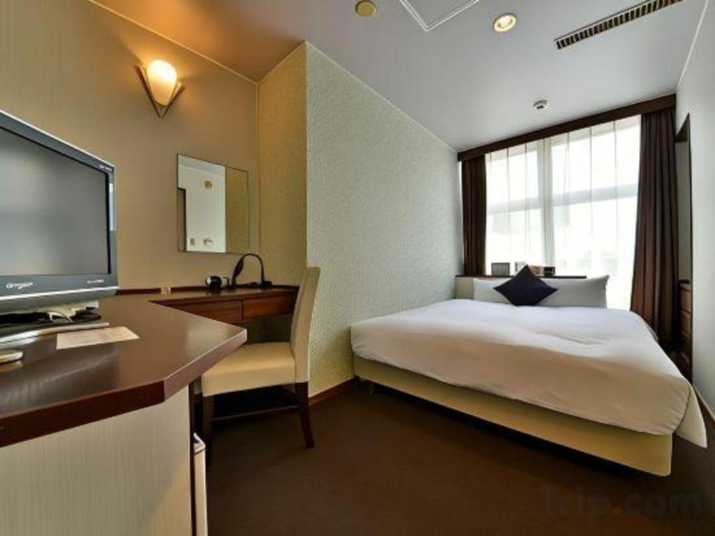 Hotel Livemax Budget Naha Tomarikou Exterior photo
